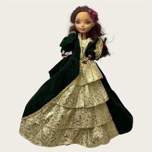 Ever After High First Chapter Briar Beauty Doll 2012 Redressed Green Gown